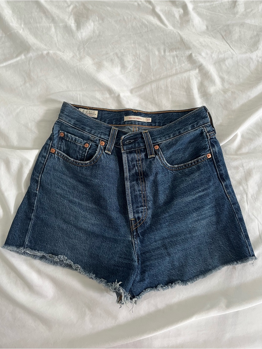Levi’s Ribcage Jean Shorts
